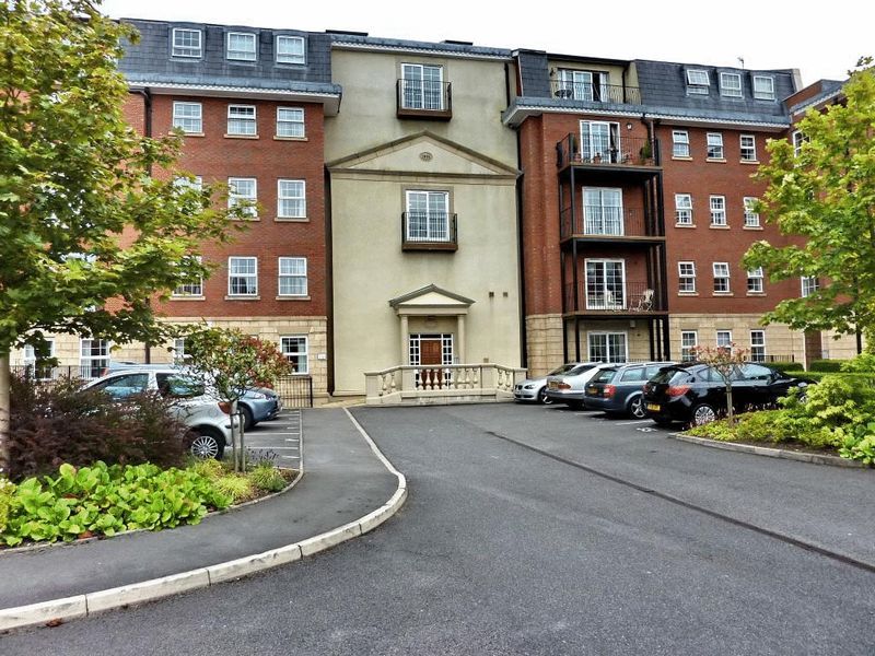 3 bed flat to rent in Wentworth Court, Higher Lane, Whitefield M45 Zoopla