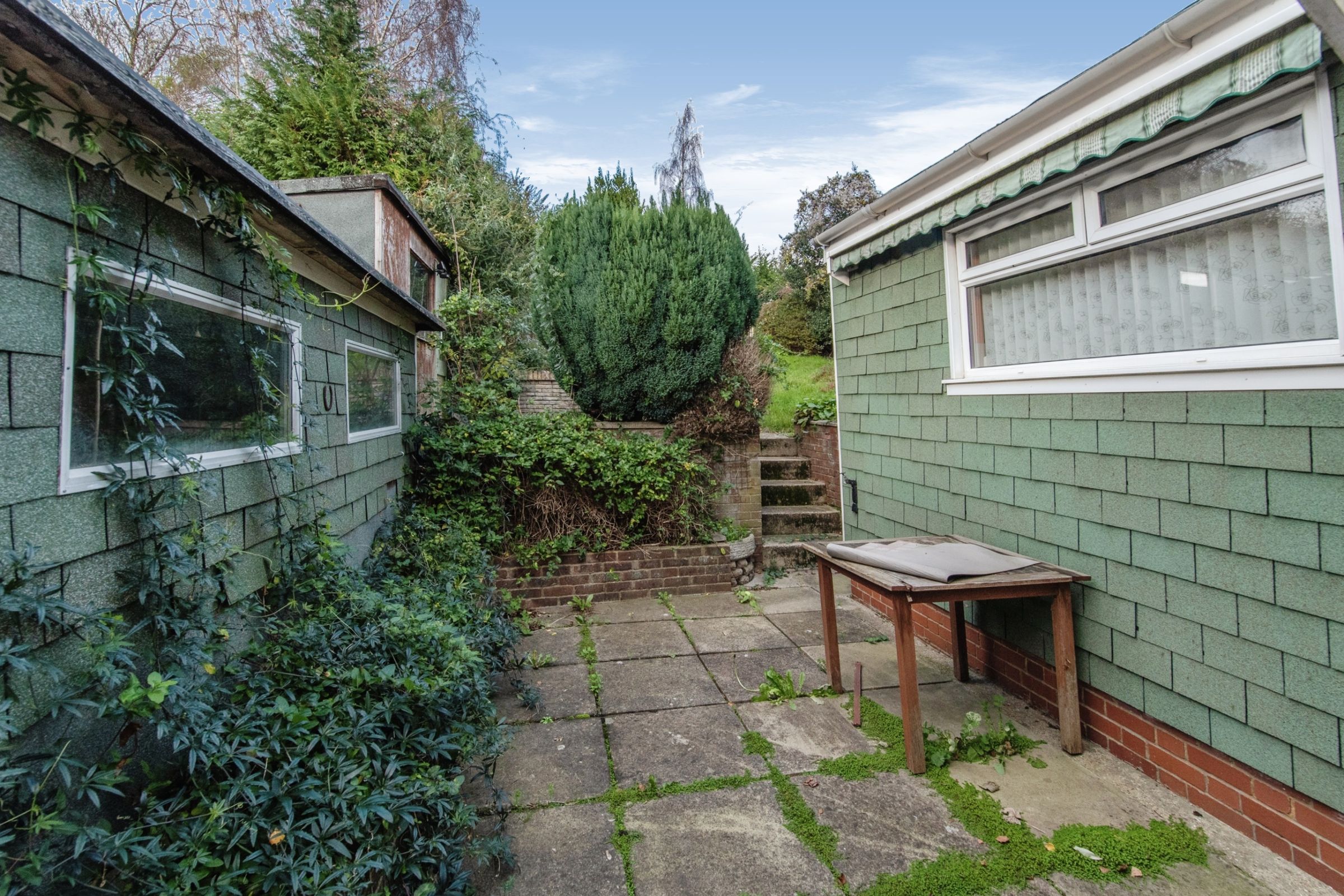 2 bed detached bungalow for sale in Rochester Road, Cuxton, Rochester ME2 Zoopla