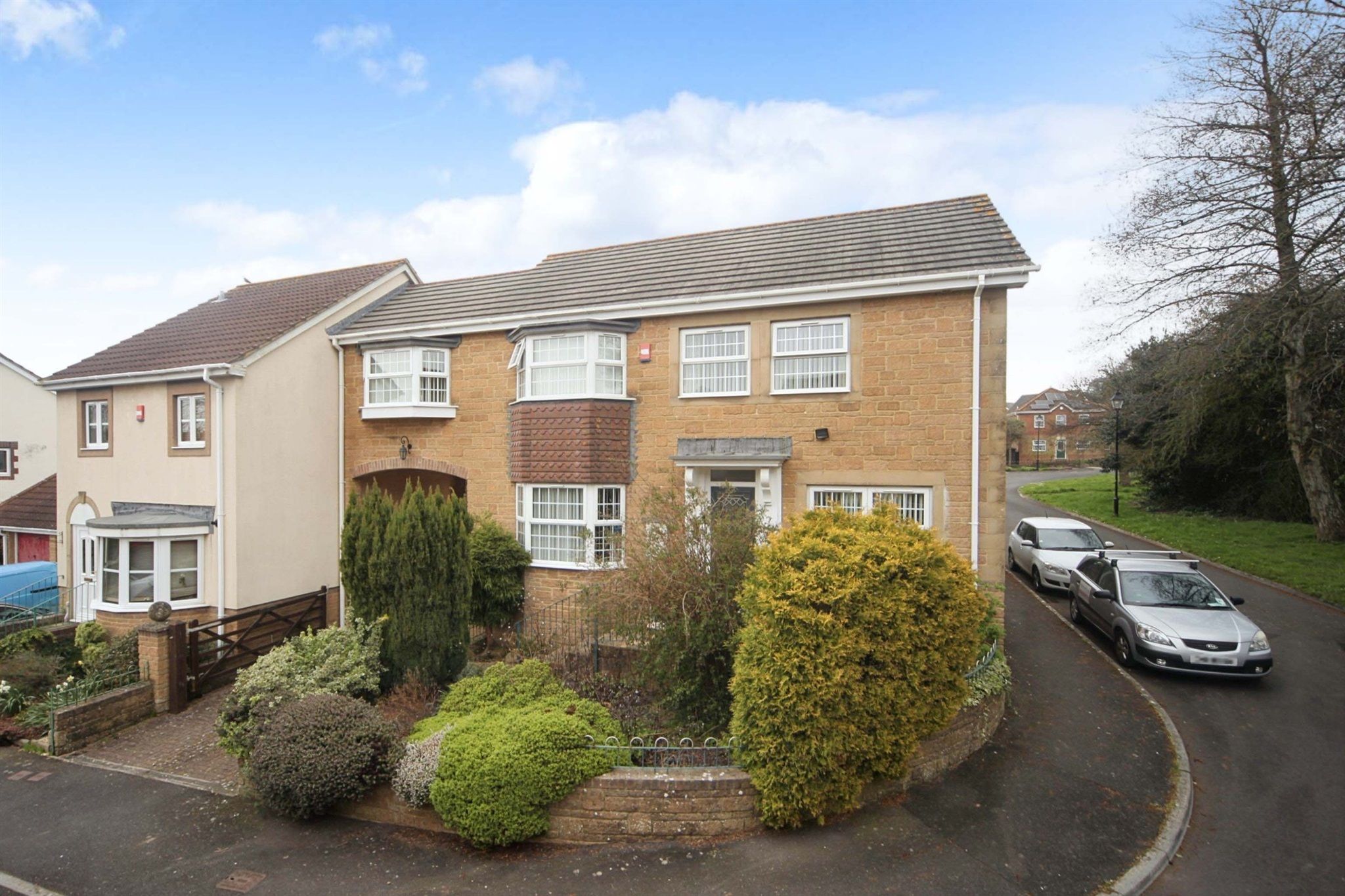 4 bed linkdetached house for sale in Heron Way, Ilminster TA19 Zoopla