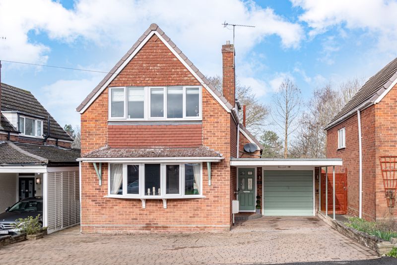 3 bed detached house for sale in Springvale Road, heath, Redditch