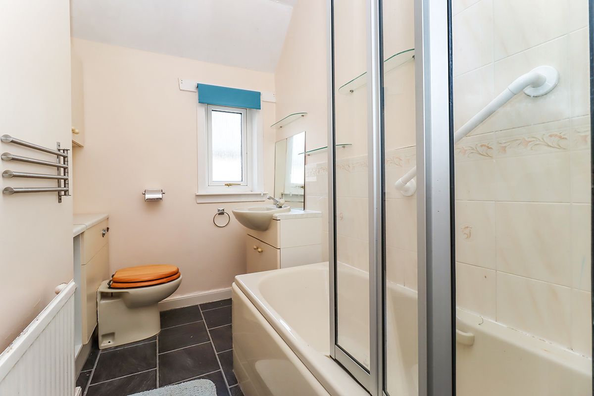 2 bed flat for sale in Glebe Park, Strathmiglo, Cupar, Fife KY14 Zoopla