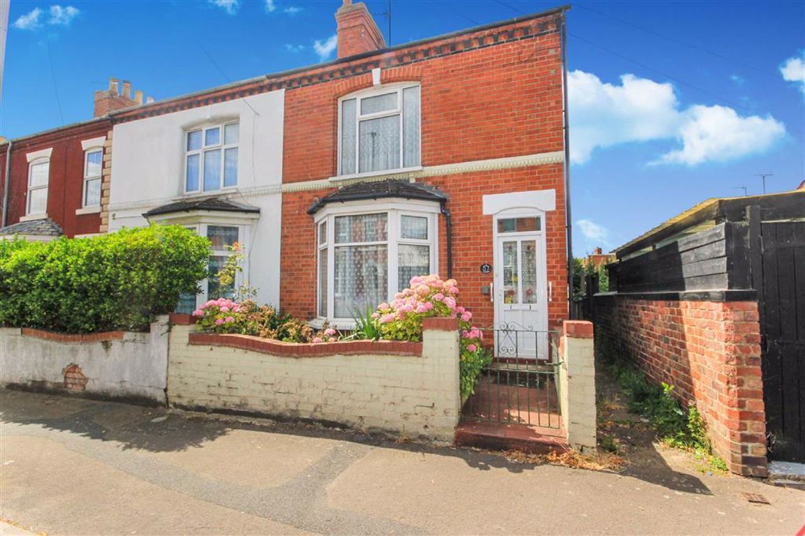 2 bed end terrace house for sale in St. Barnabas Street, Wellingborough
