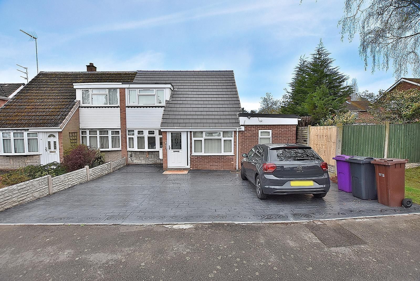 4 bed property for sale in Birch Glade, Wolverhampton WV3 Zoopla