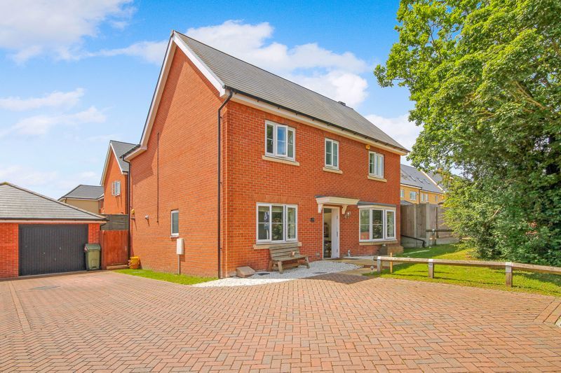 Reeds Close, Laindon, Basildon SS15  