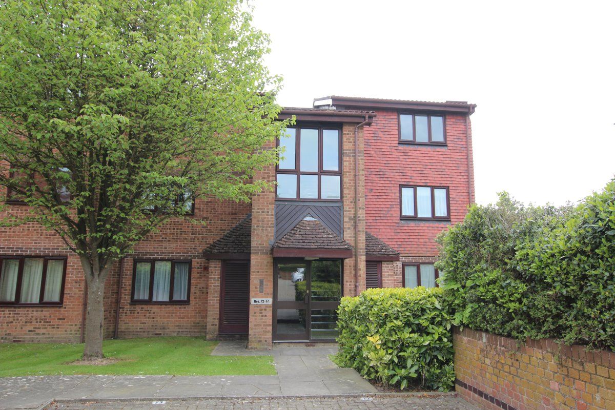 1 bed flat to rent in Tanyard Close, Horsham RH13 Zoopla