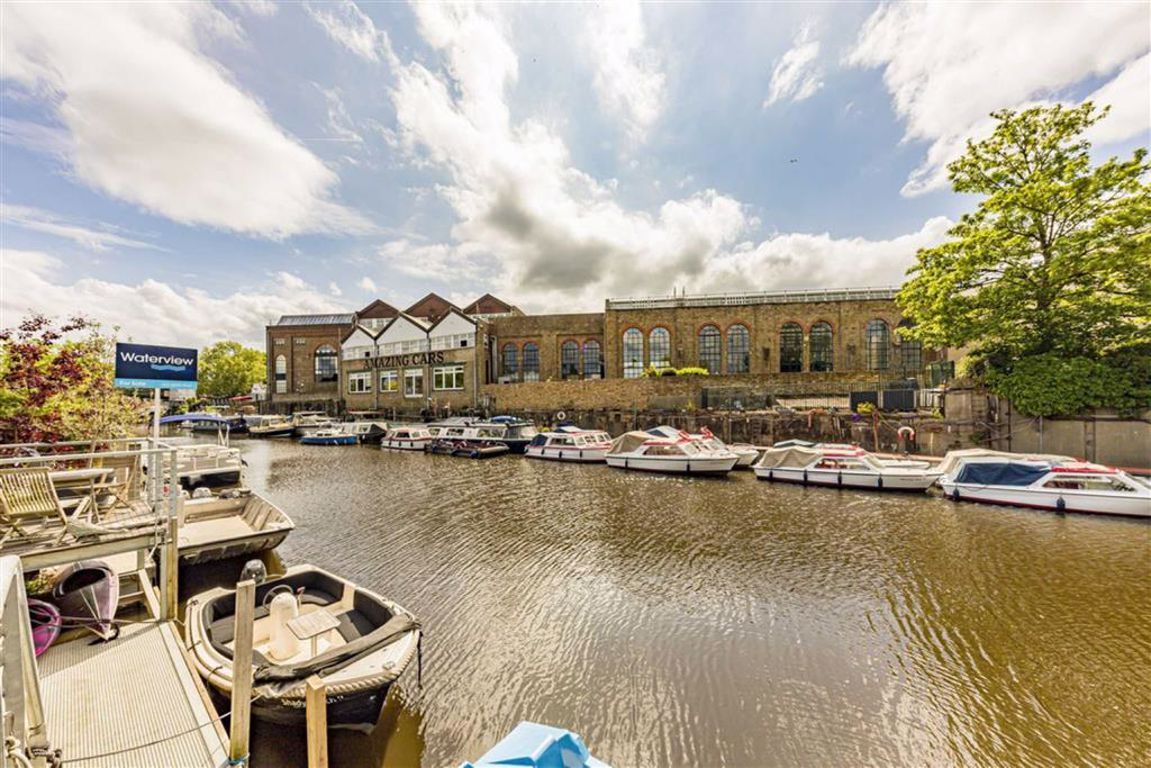 3 bed property for sale in The Island, Thames Ditton KT7 Zoopla