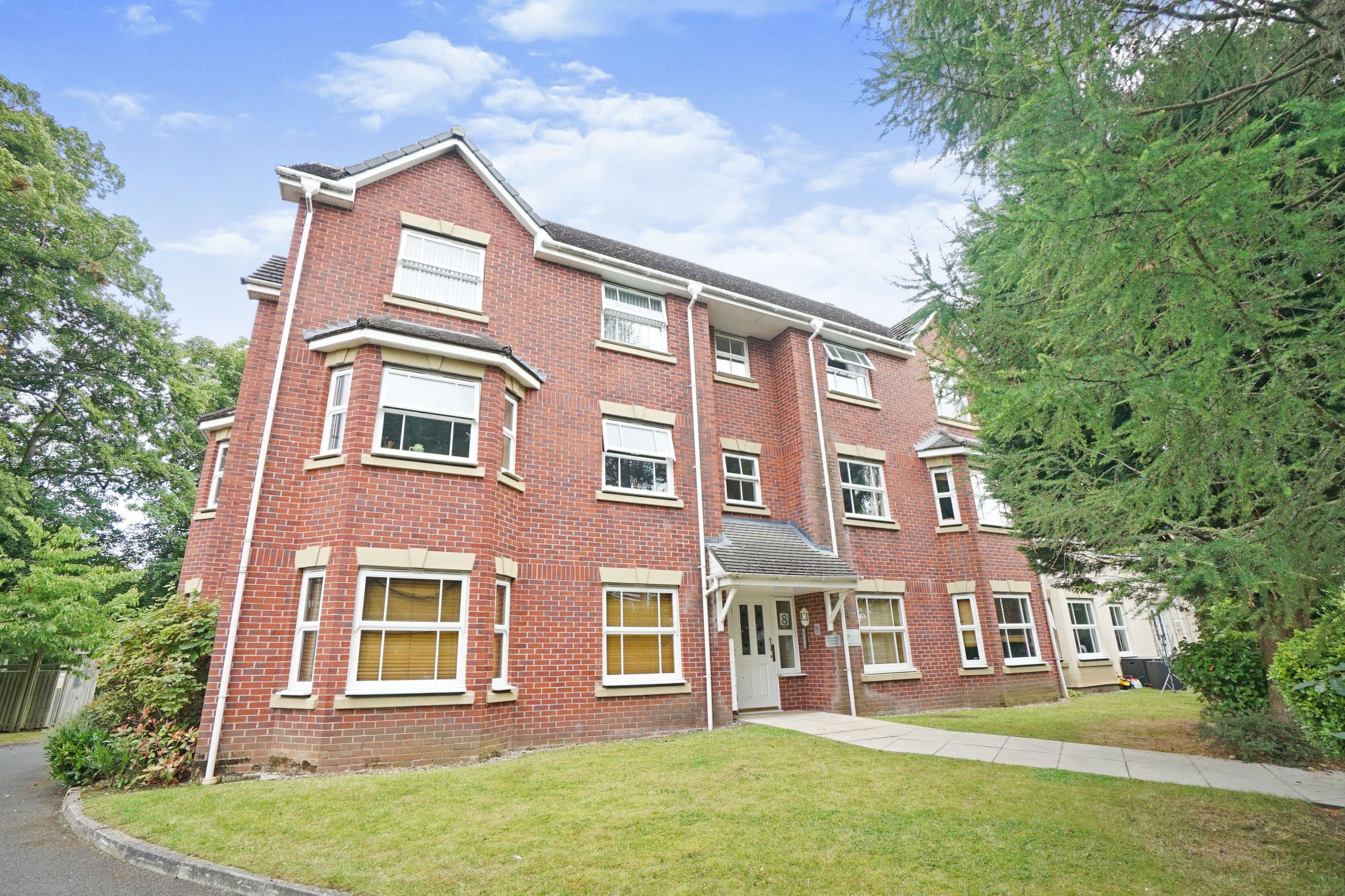 2 bed flat for sale in Maryport Drive, Timperley, Altrincham WA15 Zoopla