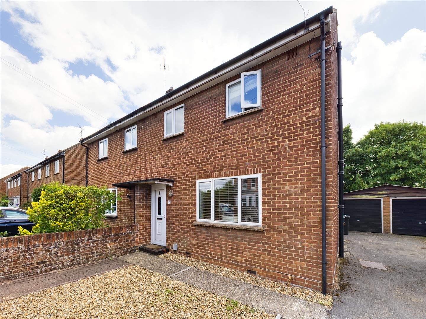3 bed semidetached house for sale in Coronation Road, Basingstoke RG21
