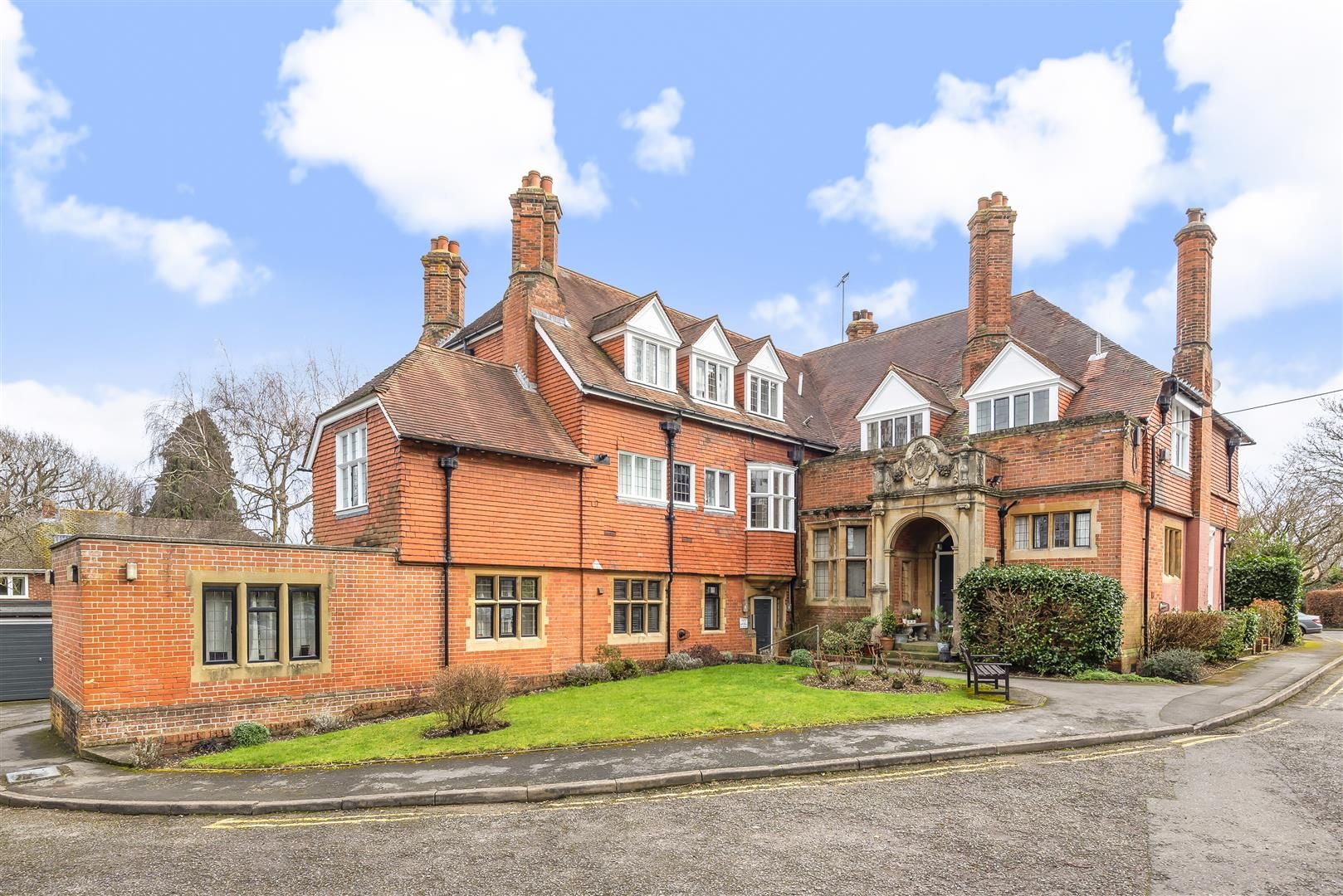 Clare Avenue Wokingham Berkshire RG40  