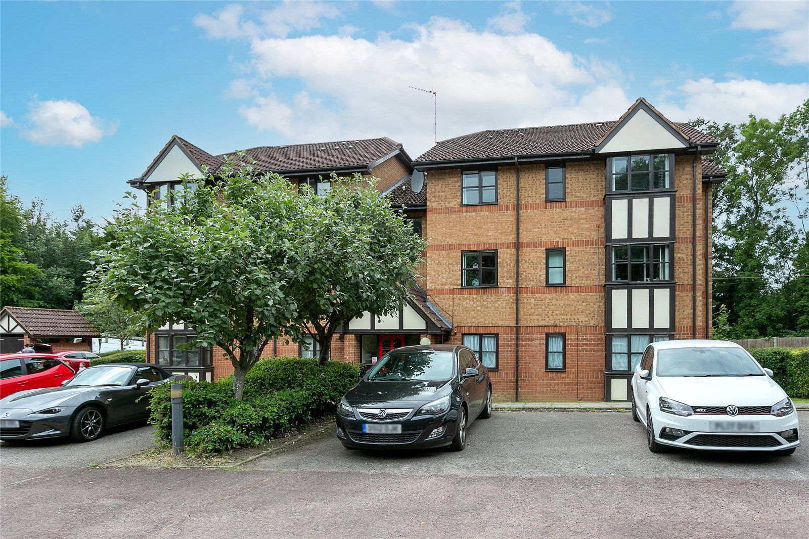 Osprey Close Falcon Way Watford Hertfordshire WD25  