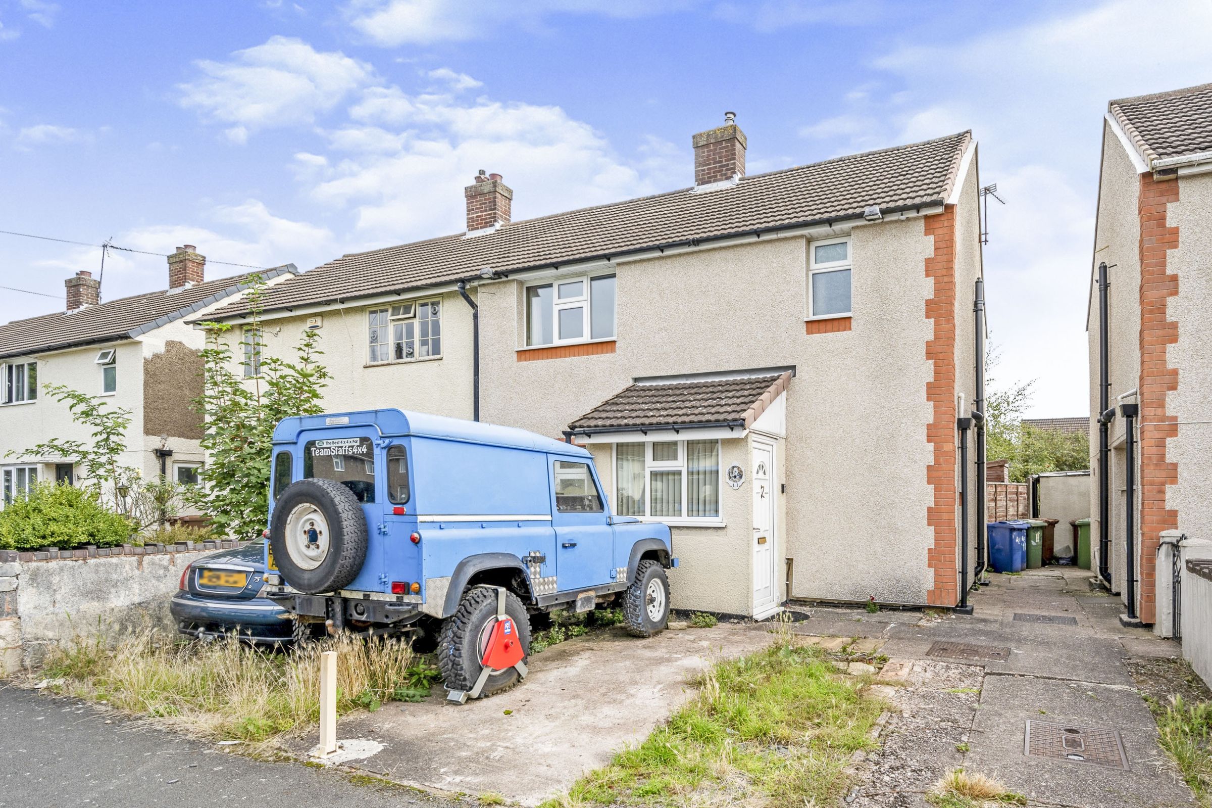 3 bed semidetached house for sale in Hardie Green, Blackfords, Cannock