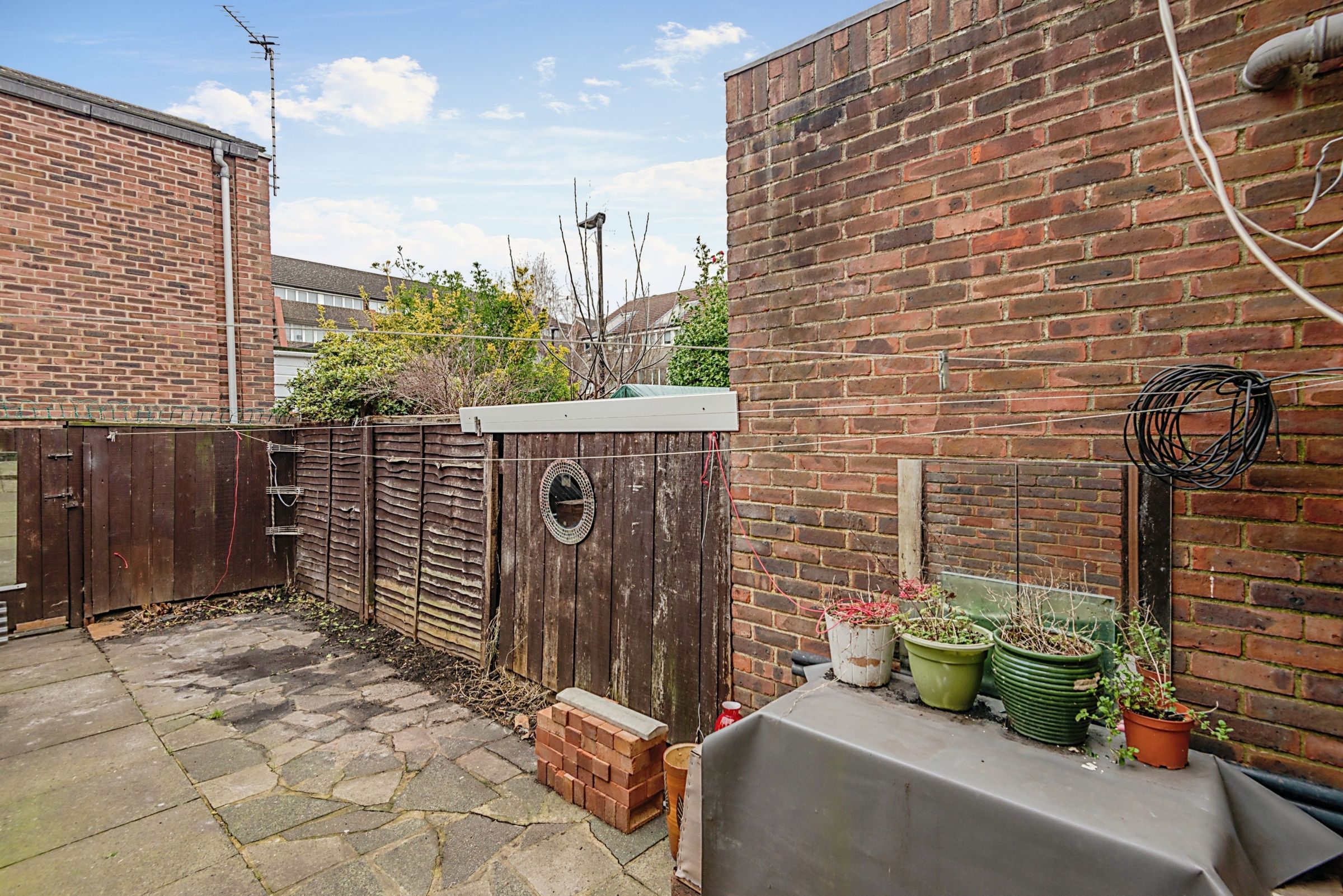 3 bed terraced house for sale in Pottery Road, Brentford TW8 Zoopla