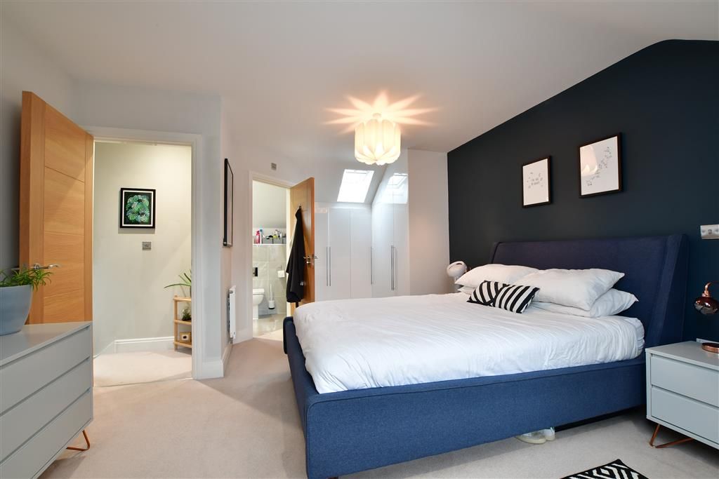 4 bed semidetached house for sale in Beacon Close, Rottingdean