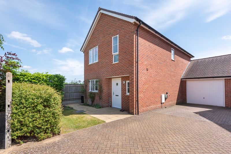 3 bed detached house for sale in Bray Road, Edenbridge TN8 Zoopla
