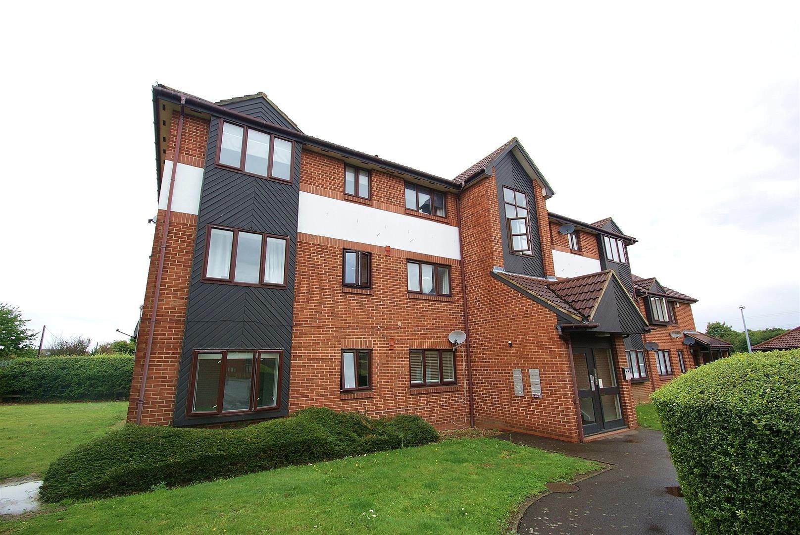 1 bed flat to rent in Brimfield Road, Purfleet RM19 Zoopla