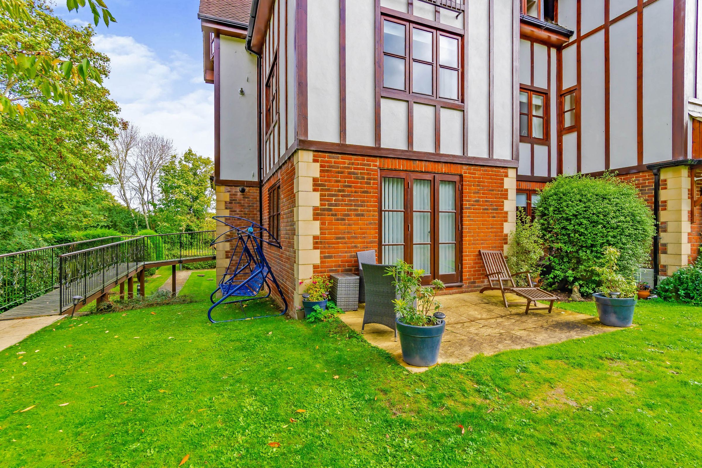 2 bed flat for sale in Wonham Place, Eastbourne Road, South Godstone