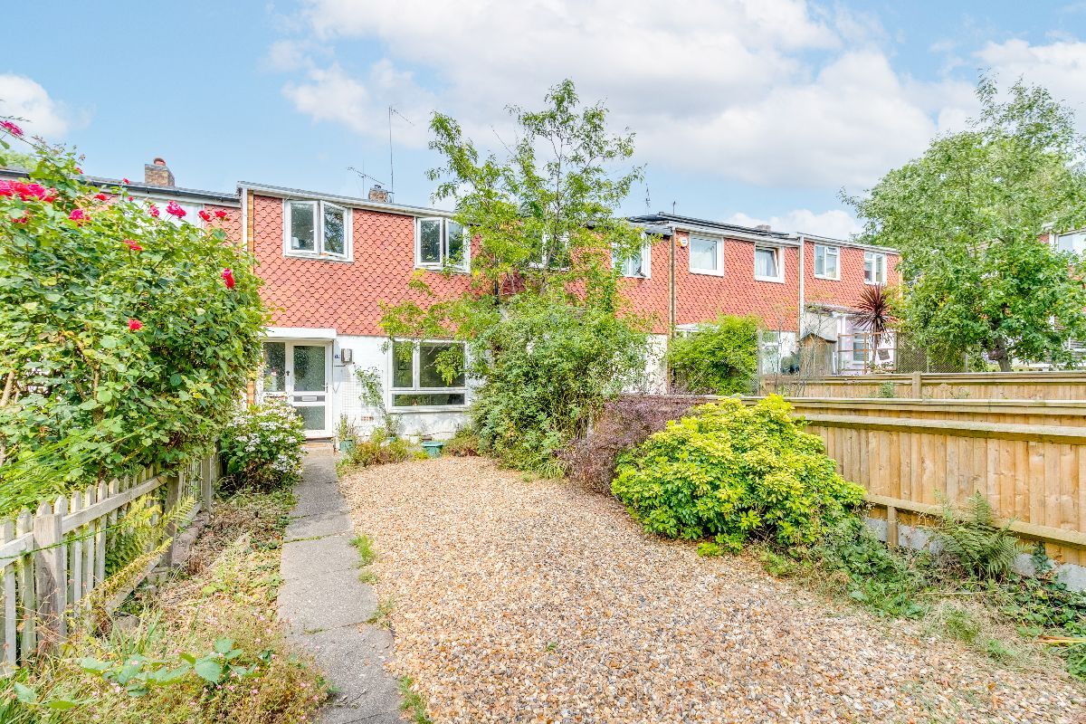 3 bed terraced house for sale in Campbell Close, Twickenham TW2 Zoopla