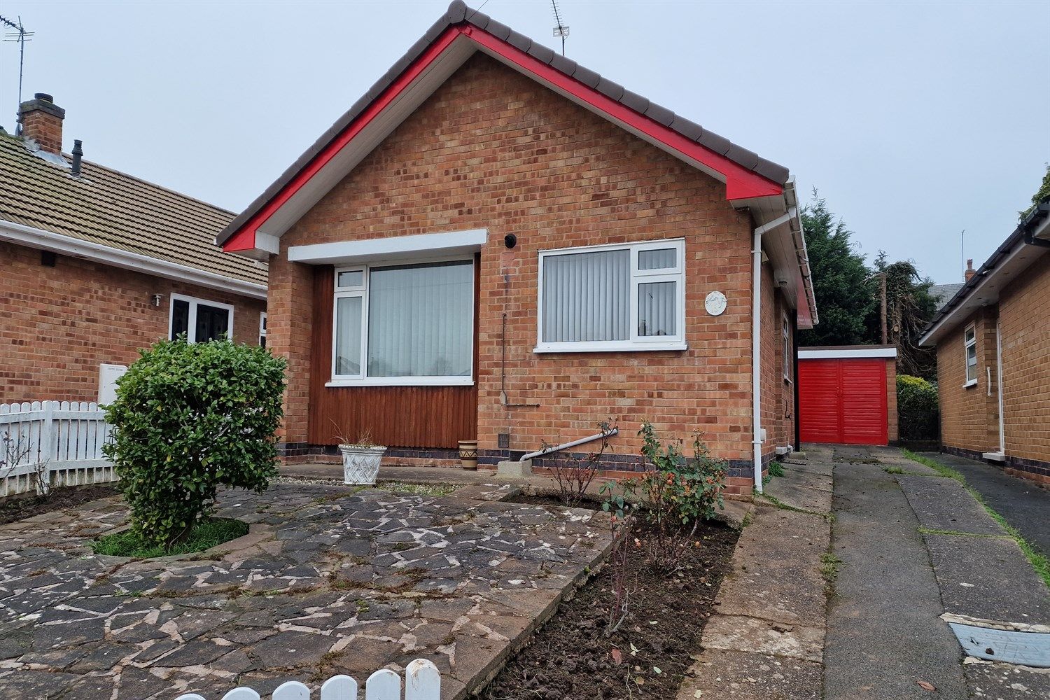2 bed bungalow for sale in Allison Gardens, Chilwell NG9 Zoopla