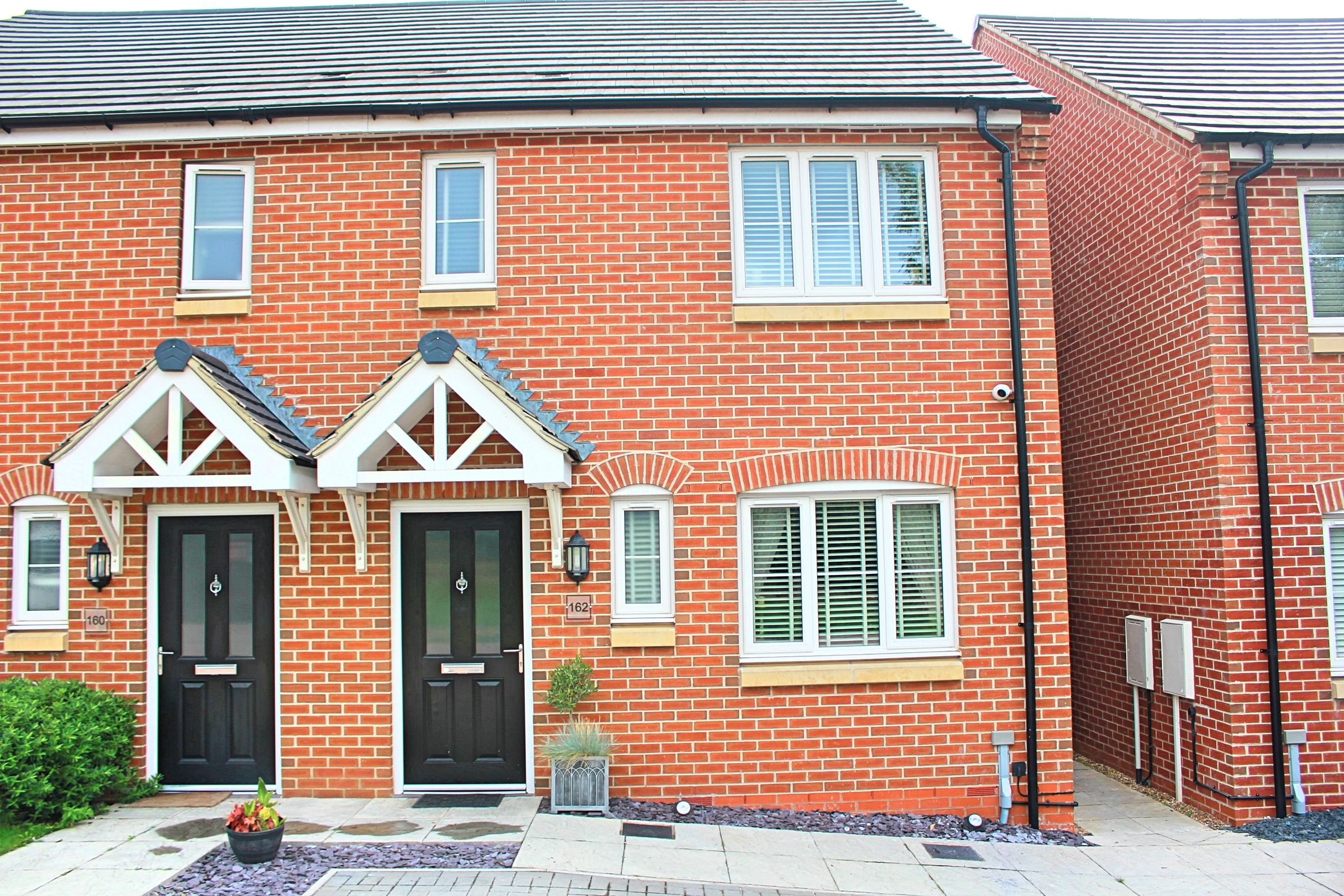 3 bed semidetached house for sale in Welford Road, Wigston, Leicester