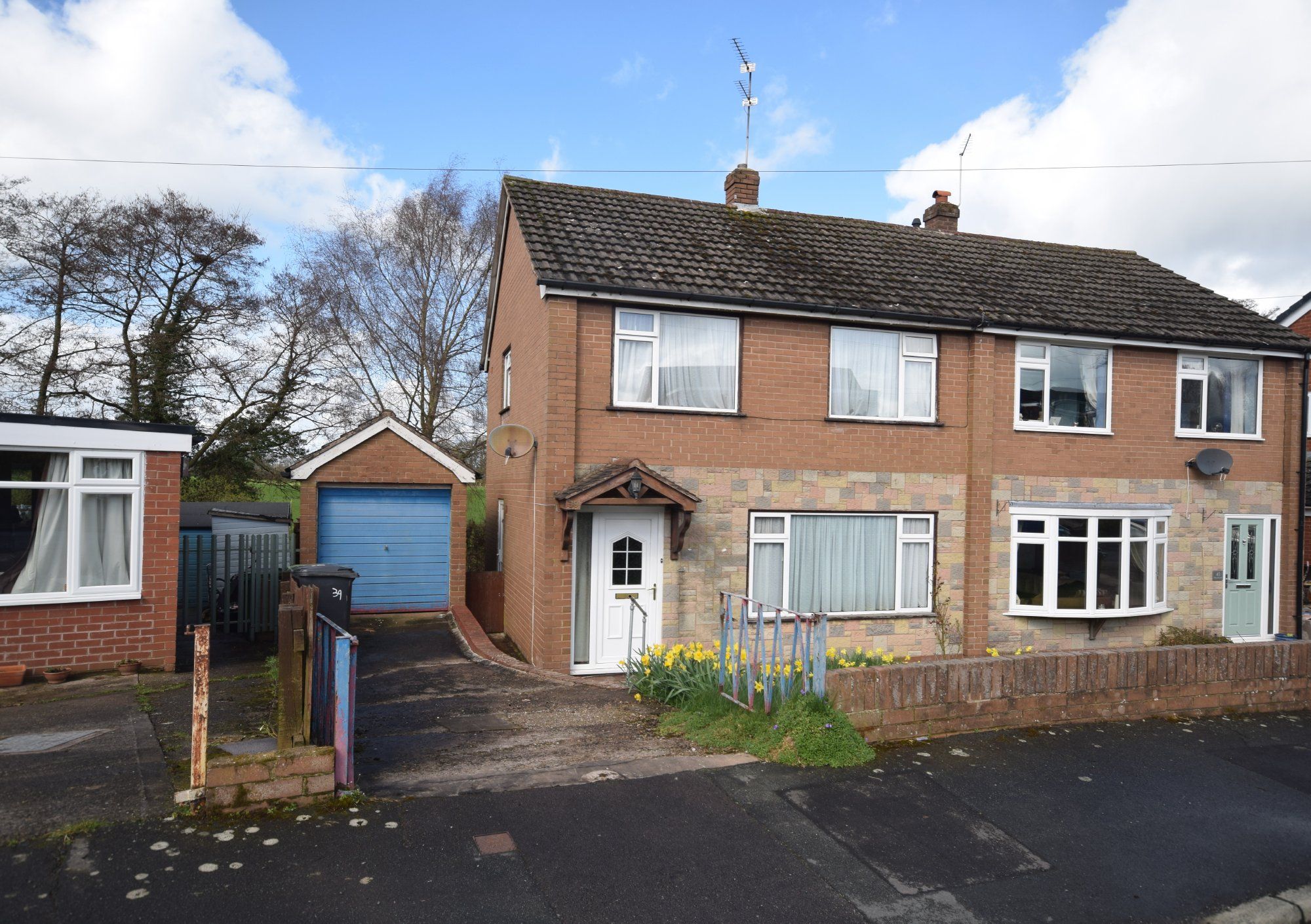 3 bed semidetached house for sale in The Grove, Tarporley Road