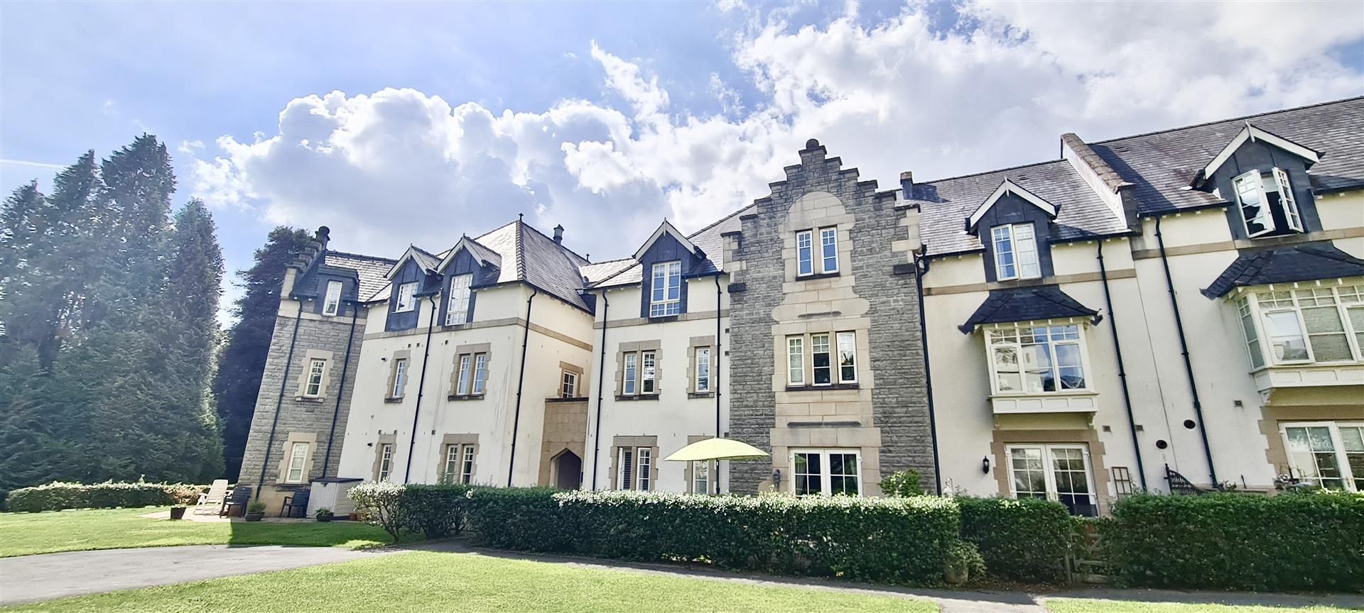 2 bed flat for sale in Western Courtyard, Talygarn, Pontyclun CF72 Zoopla