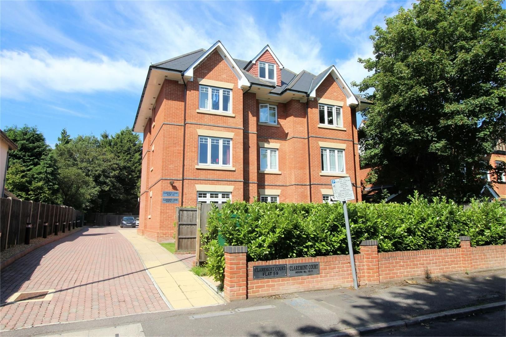 1 bed flat to rent in Claremont Avenue, Woking GU22 Zoopla