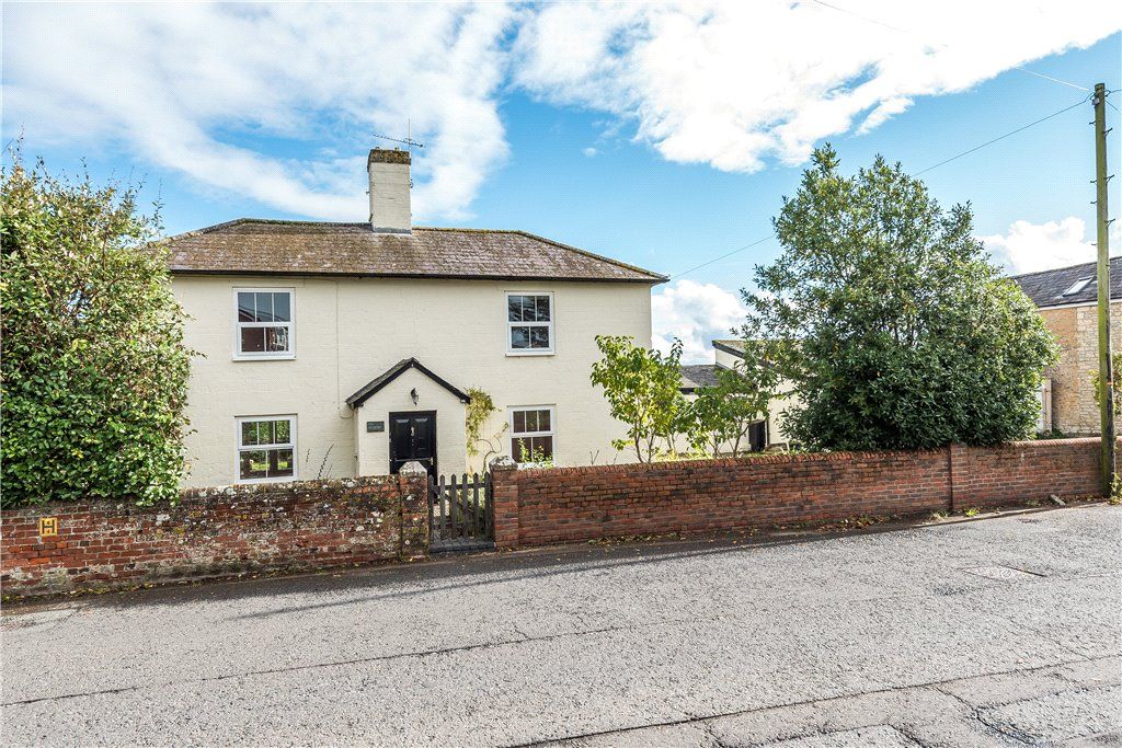 3 bed detached house for sale in Bath Road, Sturminster Newton, Dorset