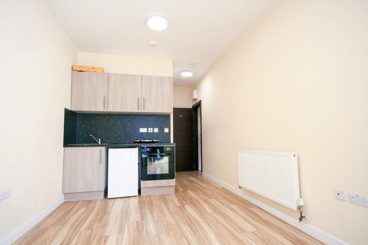 Studio to rent in Queens Parade, Queens Road, London NW4 Zoopla