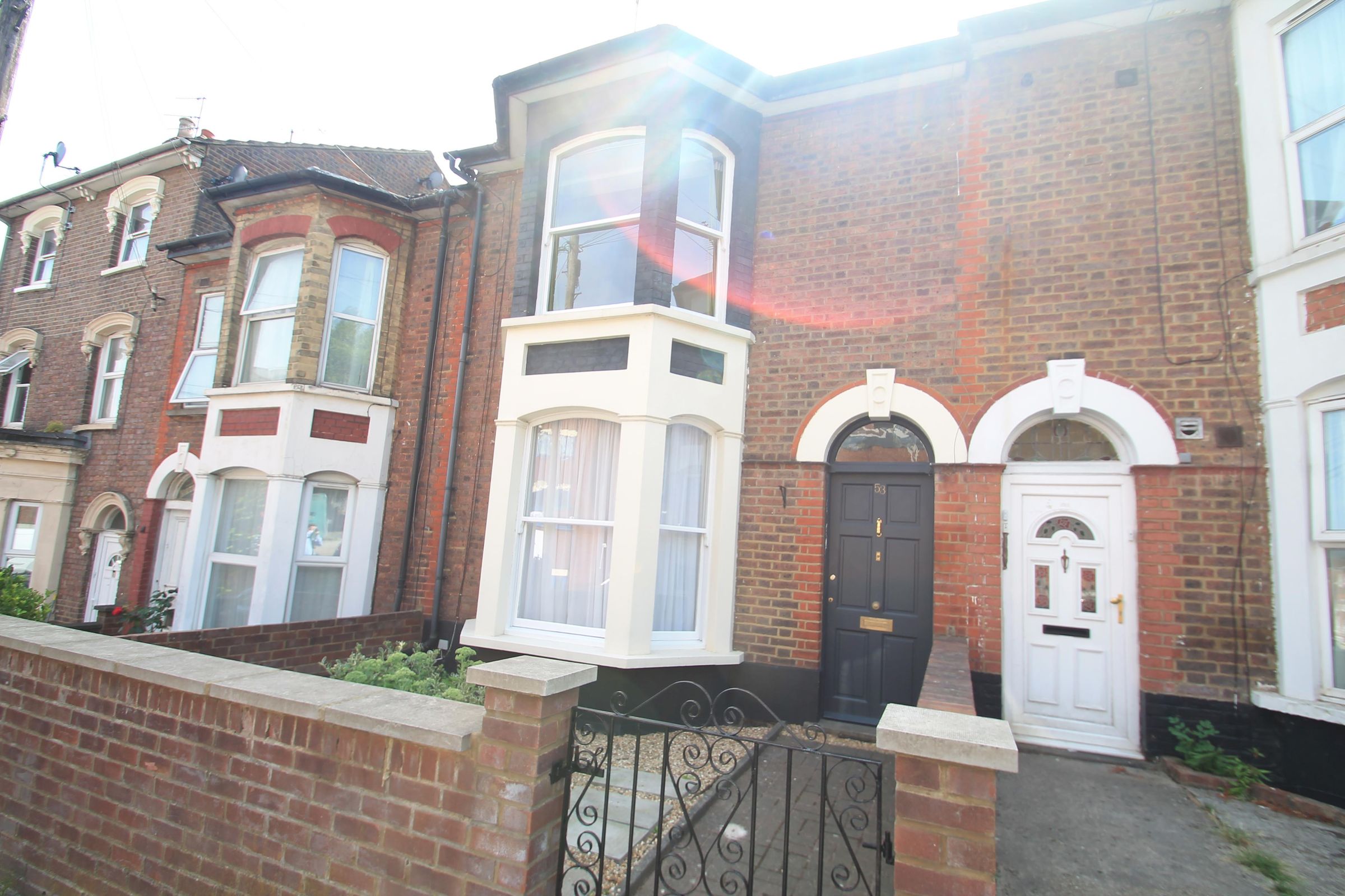 3 bed property to rent in Rothesay Road, Luton LU1 Zoopla