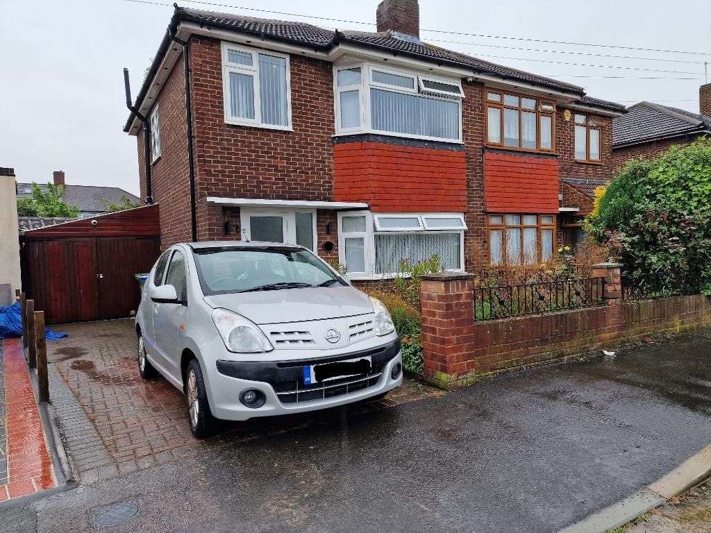 3 bed semidetached house to rent in Foresters Crescent, Bexleyheath