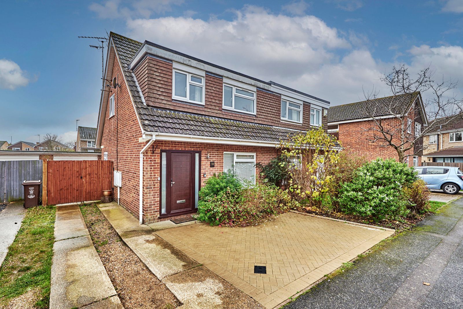 3 bed semidetached house for sale in Chesterton Avenue, Harpenden