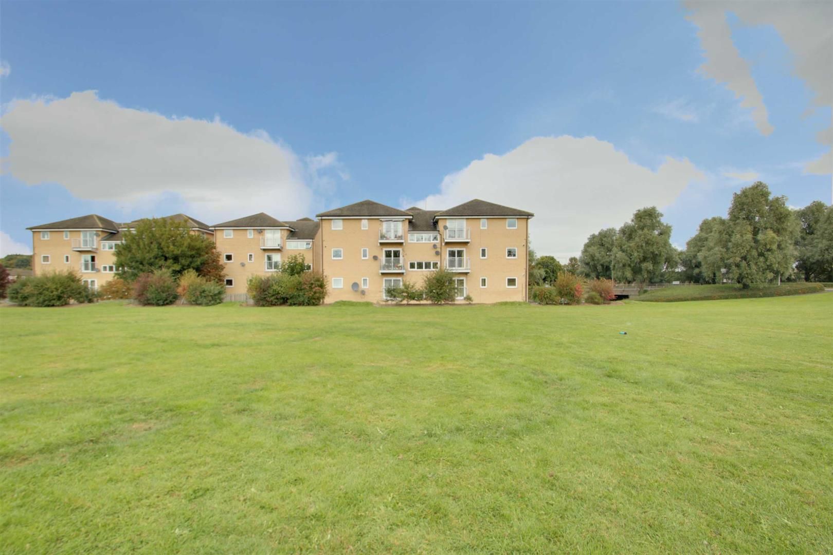 2 bed flat for sale in Calvie Croft, Hodge Lea, Milton Keynes MK12 Zoopla