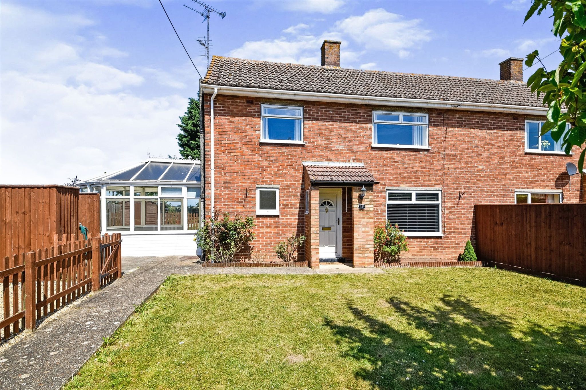 3 bed end terrace house for sale in Park Crescent, Wiggenhall St. Mary