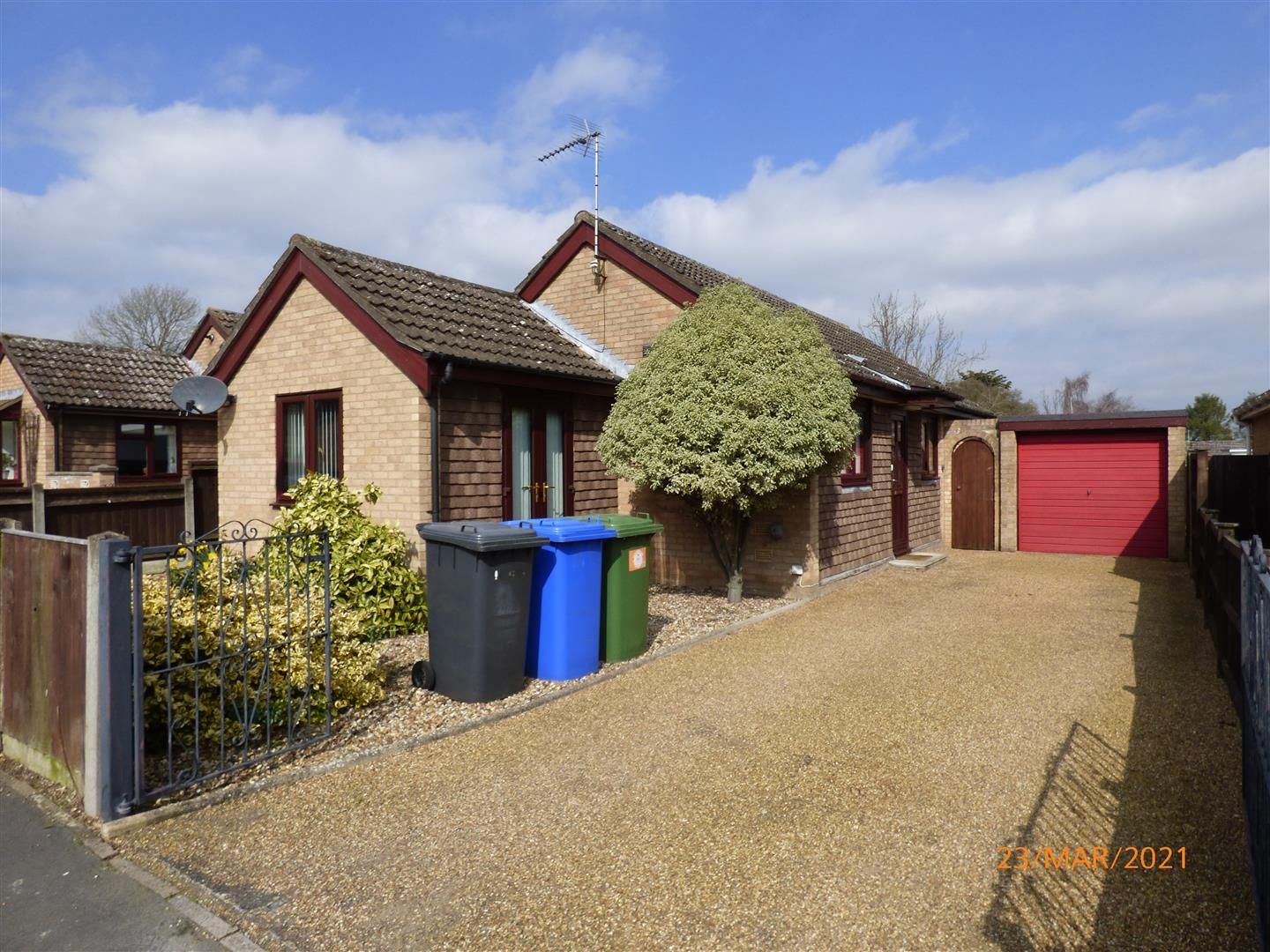 3 bed detached bungalow to rent in Woodside, Beccles NR34 Zoopla