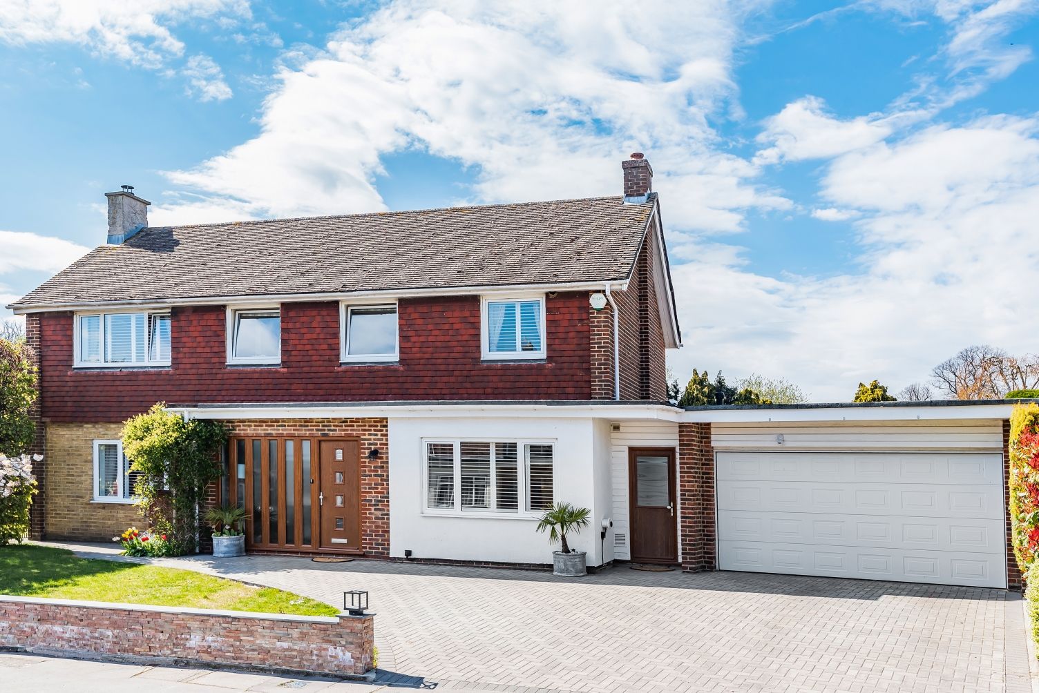 4 bed detached house to rent in Orlestone Gardens, Chelsfield