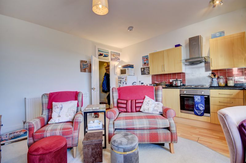 2 bed flat for sale in Windsor Terrace, Whitby YO21 Zoopla