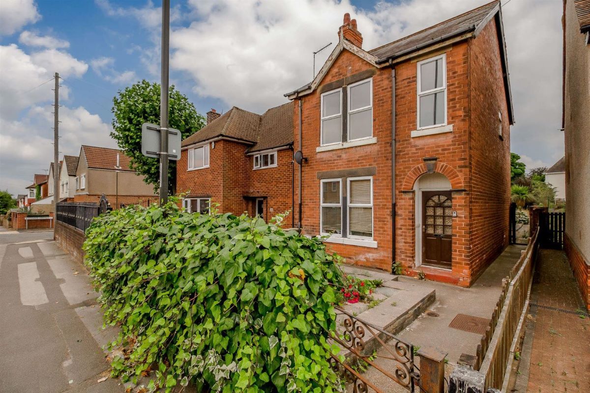 2 bed detached house for sale in 157 Boythorpe Road, Chesterfield