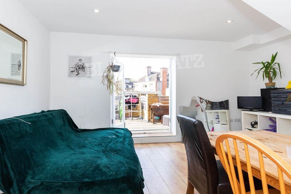 4 bed flat to rent in Camden High Street, London NW1 Zoopla