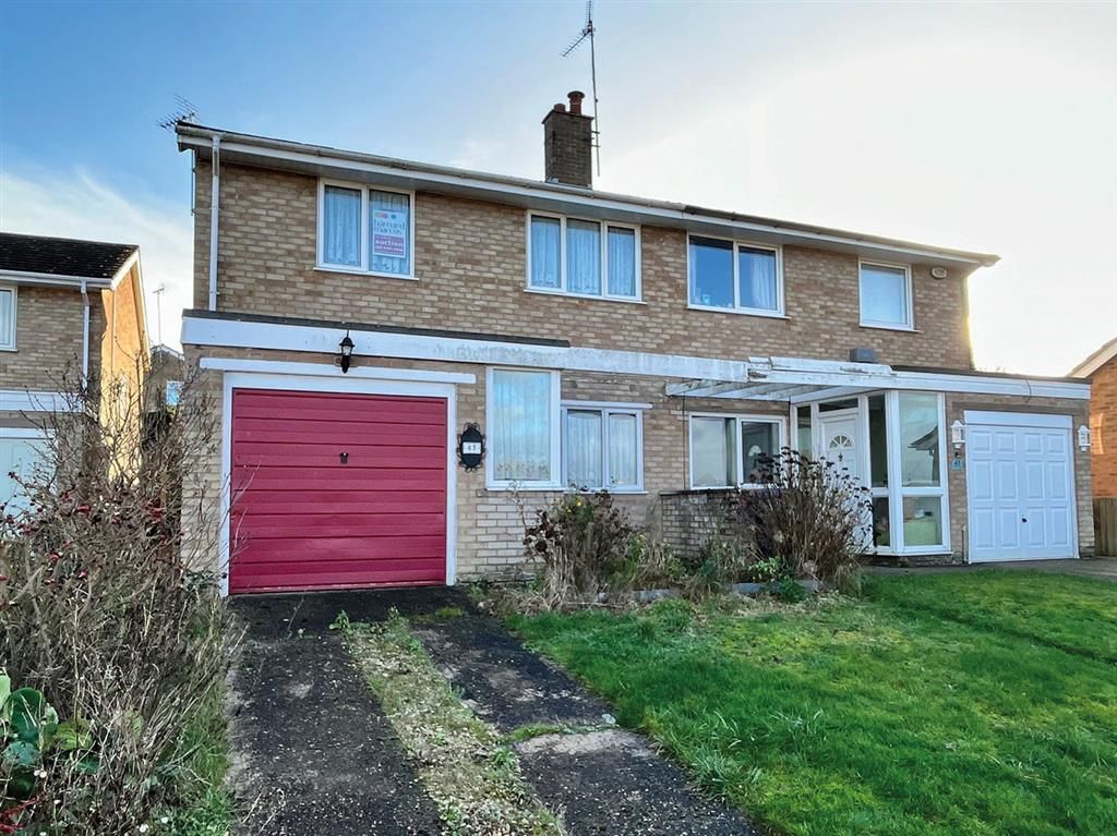 3 bed semidetached house for sale in Roche Way, Wellingborough NN8