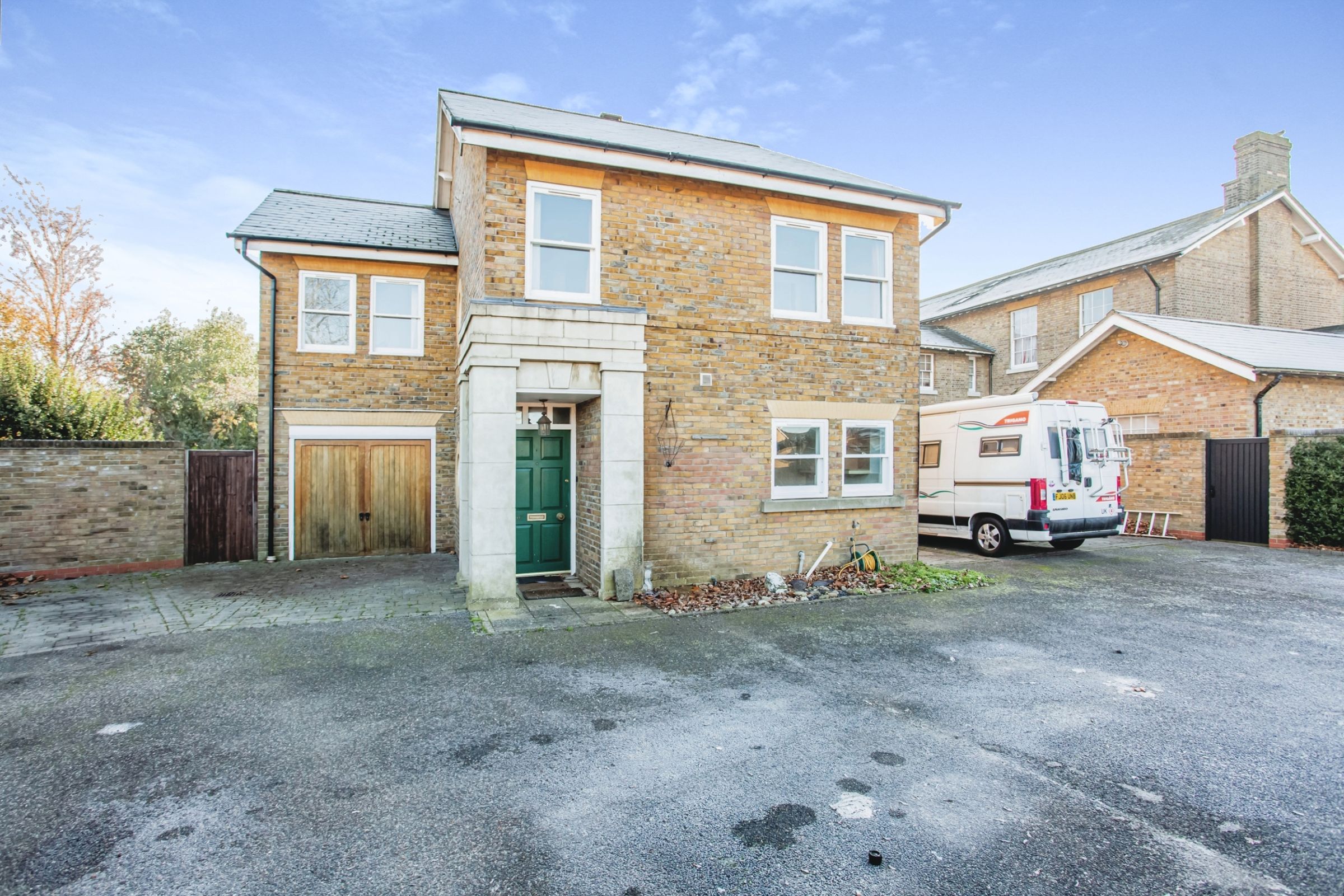 5 bed detached house for sale in Horseshoe Crescent, Shoeburyness