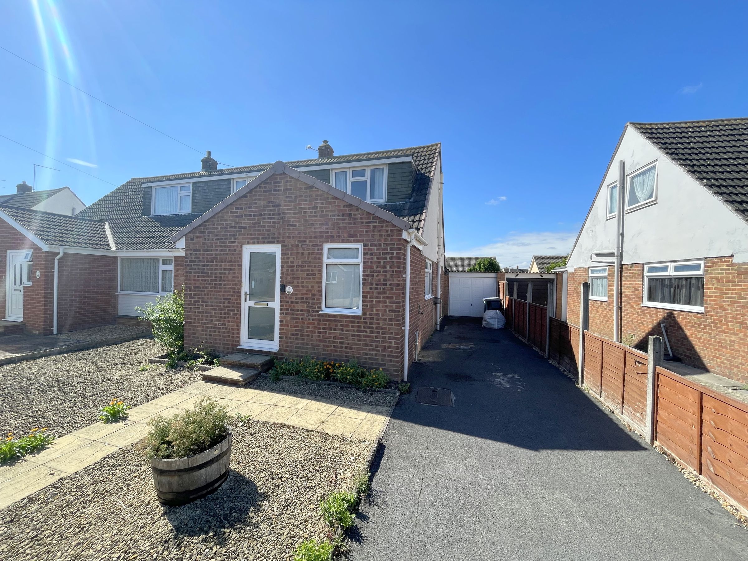 3 bed property for sale in Trent Crescent, Melksham SN12 Zoopla