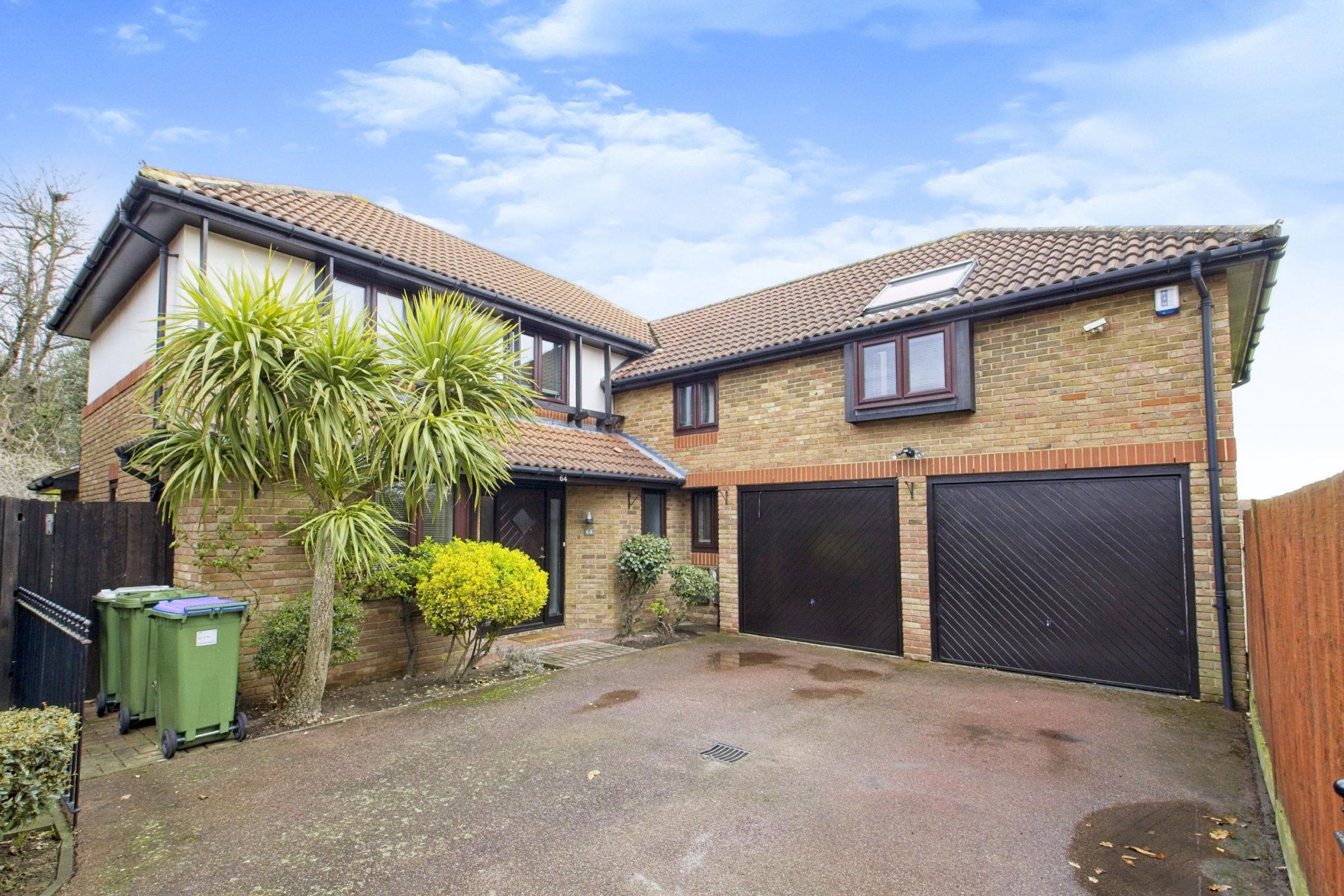 5 bed detached house for sale in Maple Leaf Drive, Sidcup DA15 Zoopla