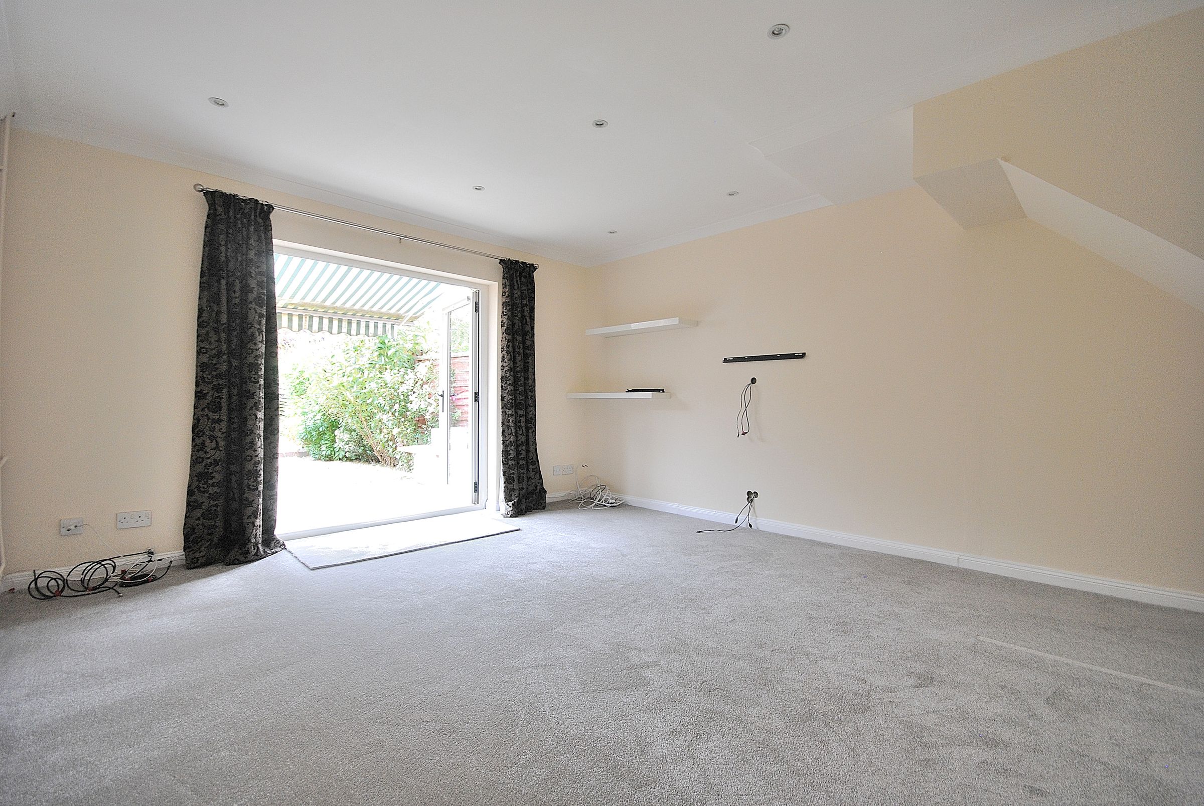2 bed detached house to rent in Thresher Close, St Michaels Mead