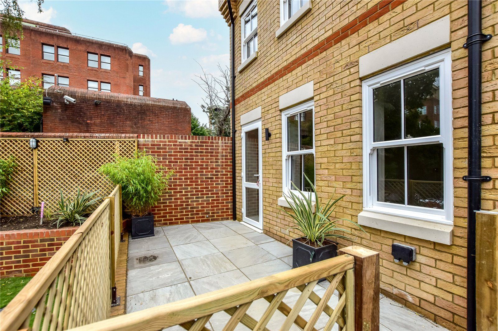 New home, 1 bed flat for sale in St Johns Road, Watford, Hertfordshire