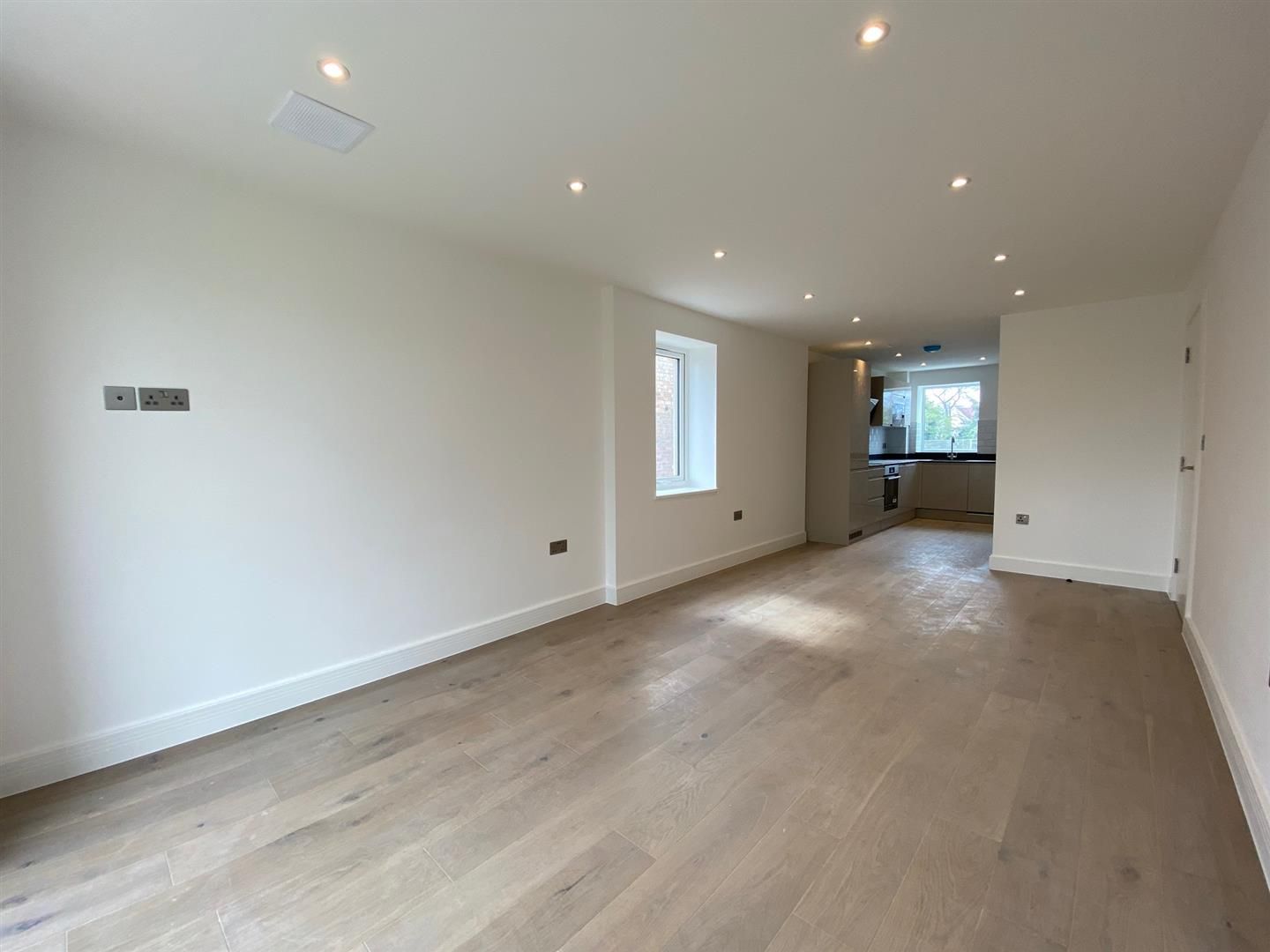 1 bed flat to rent in Western Avenue, Acton W3 Zoopla