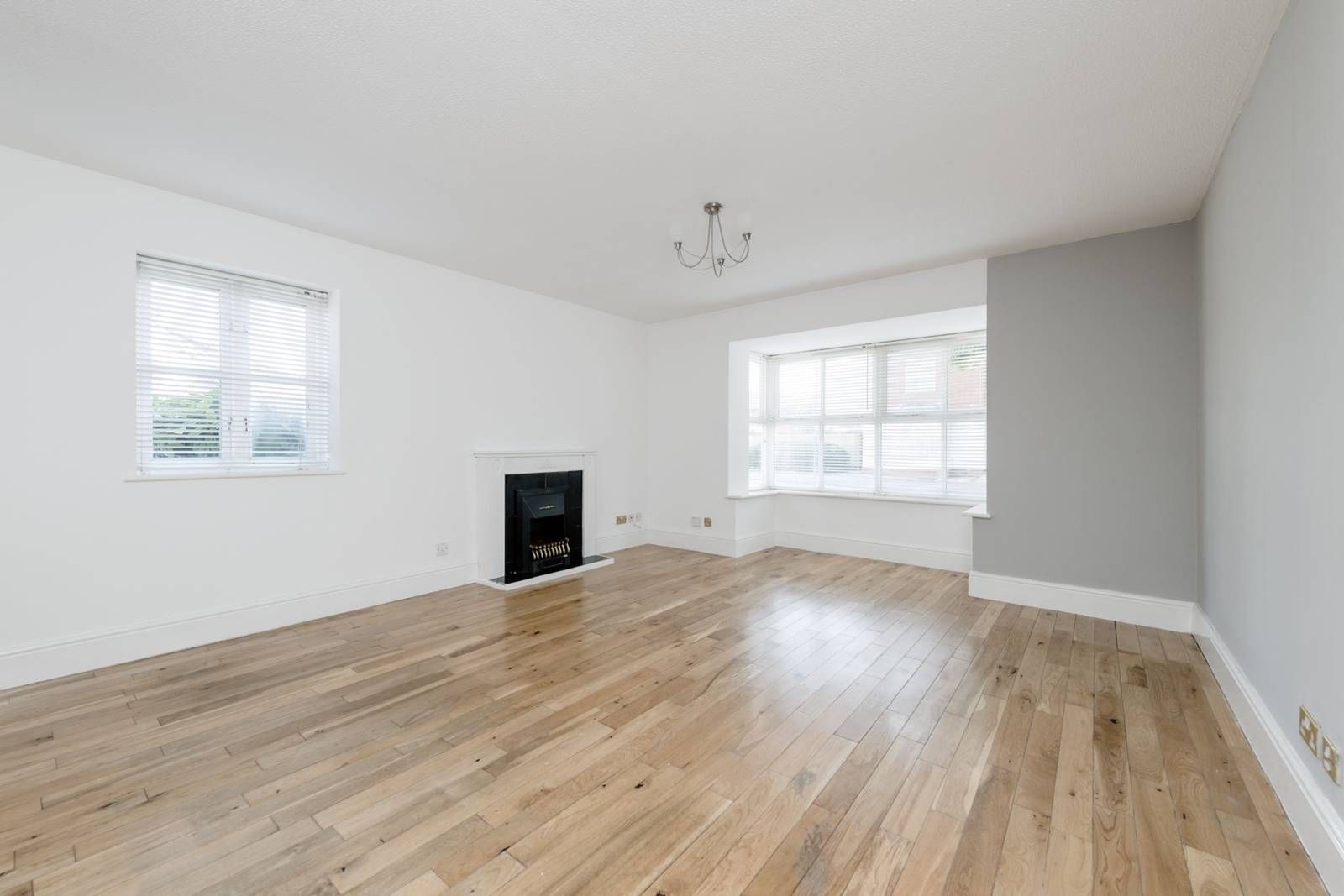 2 bed flat to rent in Ware Point Drive, Thamesmead, London SE28 Zoopla