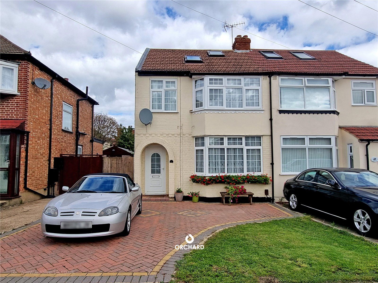 5 bed semidetached house for sale in Ryefield Avenue, Hillingdon UB10