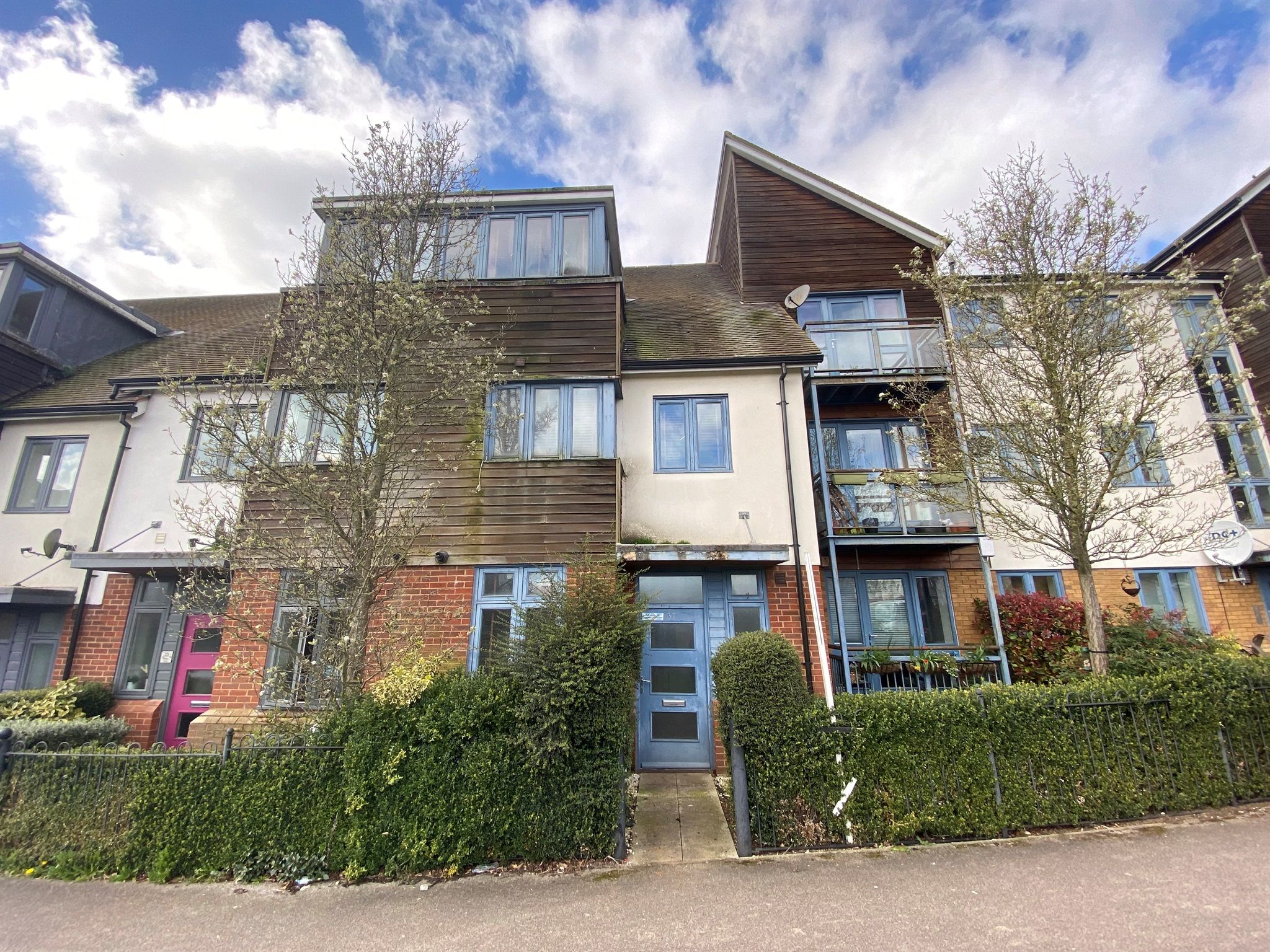 5 bed terraced house for sale in Milton Road, Broughton, Milton Keynes