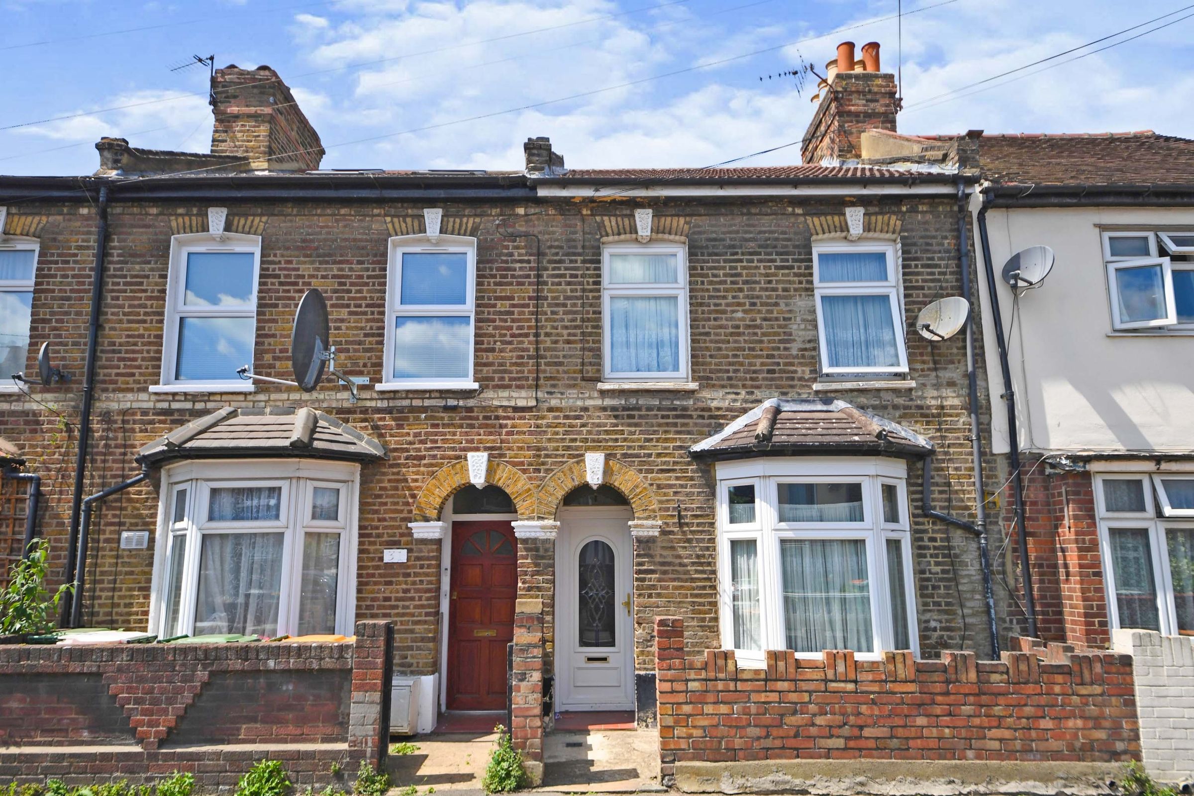 2 bed terraced house for sale in Dunmow Road, London E15 Zoopla
