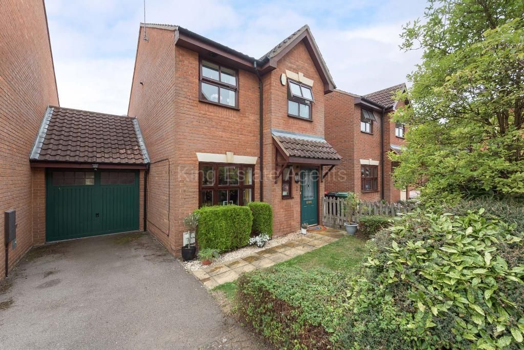 3 bed detached house for sale in Welbeck Close, Monkston, Milton Keynes